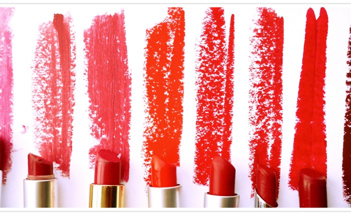 NOTE: WHAT’S UP WITH  THE RED&nbsp;LIPSTICK?